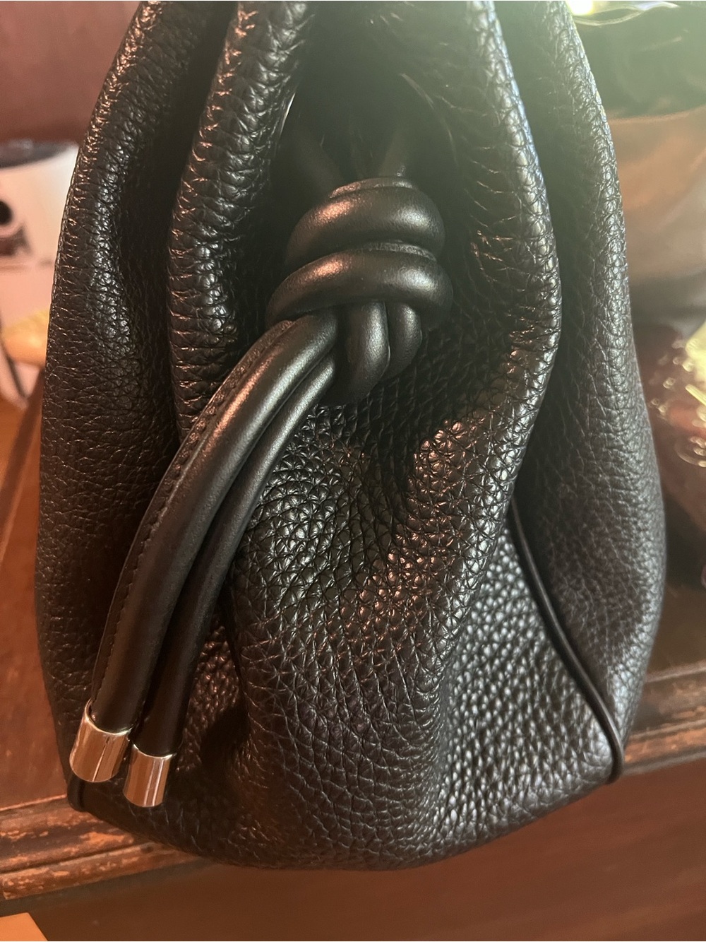 Michael Kors Dalia shoulder tote made of pebbled leather with knot detailing - Picture 2 of 4